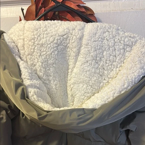 Orolay medium olive green winter coat. - Picture 4 of 5